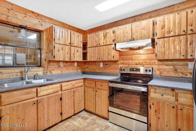 6473 Florence Road, Biloxi, MS 39532