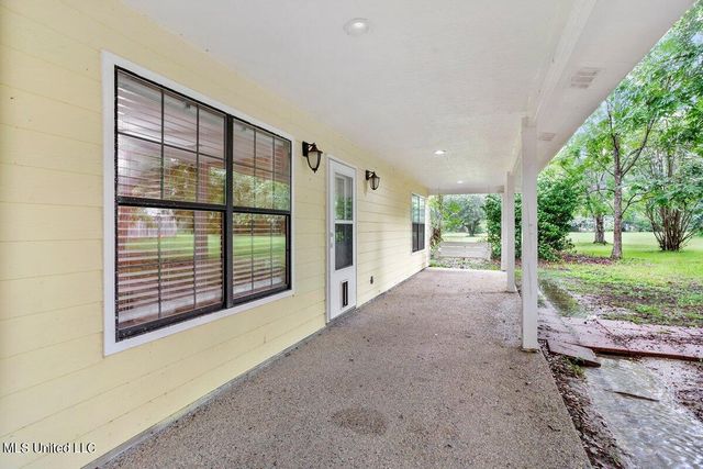 6473 Florence Road, Biloxi, MS 39532