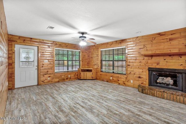 6473 Florence Road, Biloxi, MS 39532