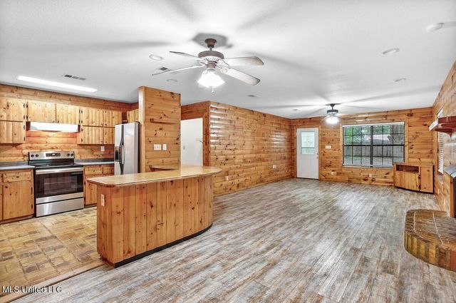 6473 Florence Road, Biloxi, MS 39532