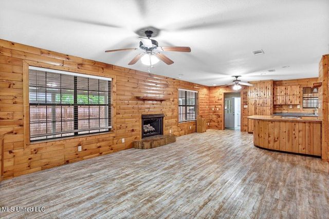 6473 Florence Road, Biloxi, MS 39532