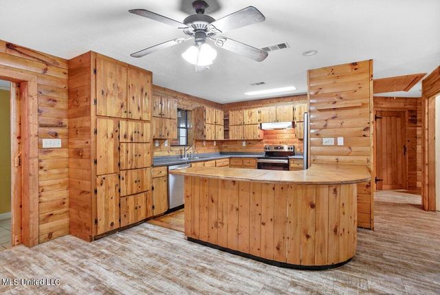 6473 Florence Road, Biloxi, MS 39532