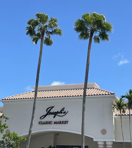8895 N Bates Road, Palm Beach Gardens, FL 33418