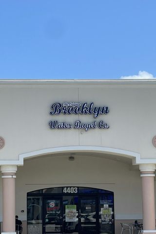 8895 N Bates Road, Palm Beach Gardens, FL 33418
