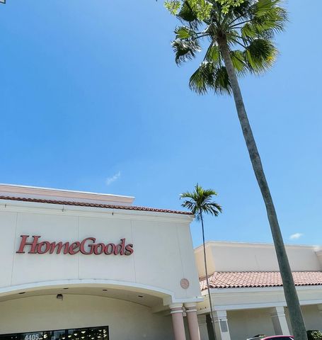 8895 N Bates Road, Palm Beach Gardens, FL 33418