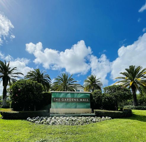 8895 N Bates Road, Palm Beach Gardens, FL 33418