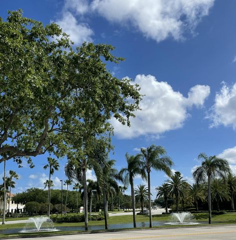 8895 N Bates Road, Palm Beach Gardens, FL 33418