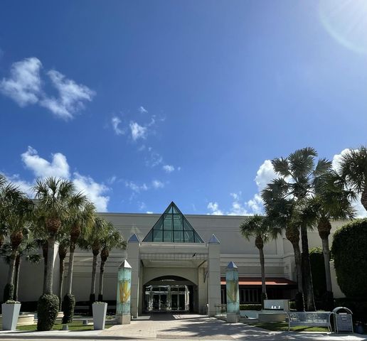 8895 N Bates Road, Palm Beach Gardens, FL 33418