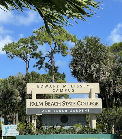 8895 N Bates Road, Palm Beach Gardens, FL 33418