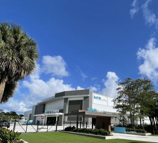 8895 N Bates Road, Palm Beach Gardens, FL 33418