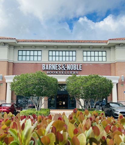 8895 N Bates Road, Palm Beach Gardens, FL 33418