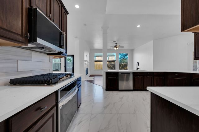 6980 Catamaran Drive, Grand Prairie, TX 75054