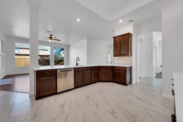 6980 Catamaran Drive, Grand Prairie, TX 75054