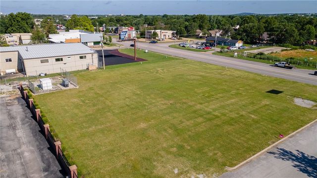 2569 E Robinson Avenue, Springdale, AR 72764