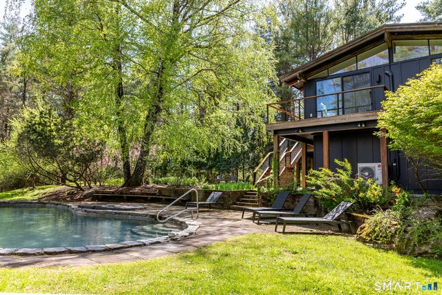 94 Washinee Heights Road, Salisbury, CT 06068