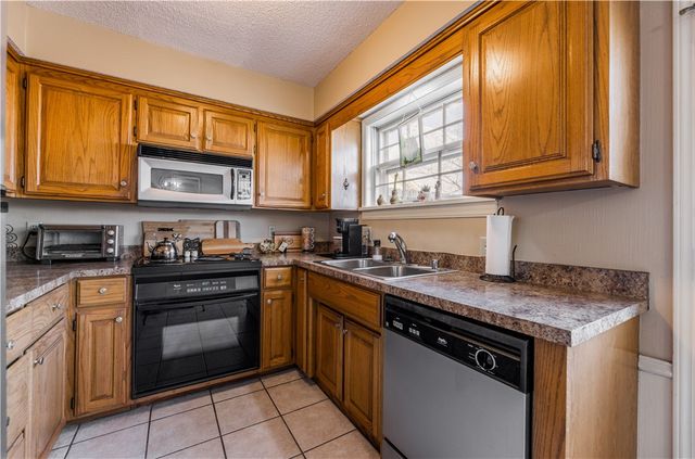 1360 E Masonic Drive, Fayetteville, AR 72703