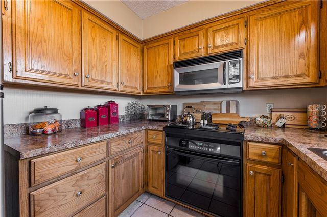 1360 E Masonic Drive, Fayetteville, AR 72703