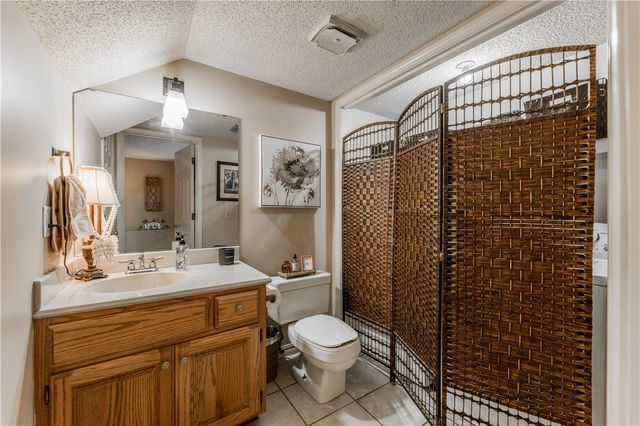 1360 E Masonic Drive, Fayetteville, AR 72703