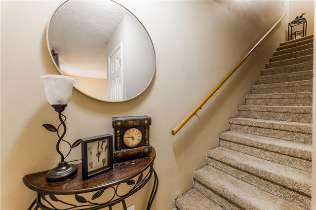 1360 E Masonic Drive, Fayetteville, AR 72703