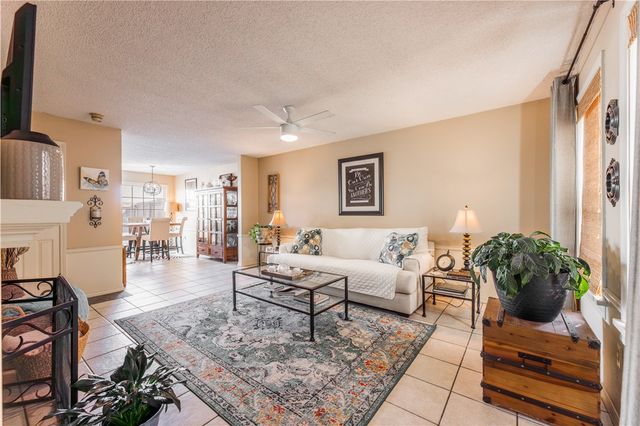 1360 E Masonic Drive, Fayetteville, AR 72703