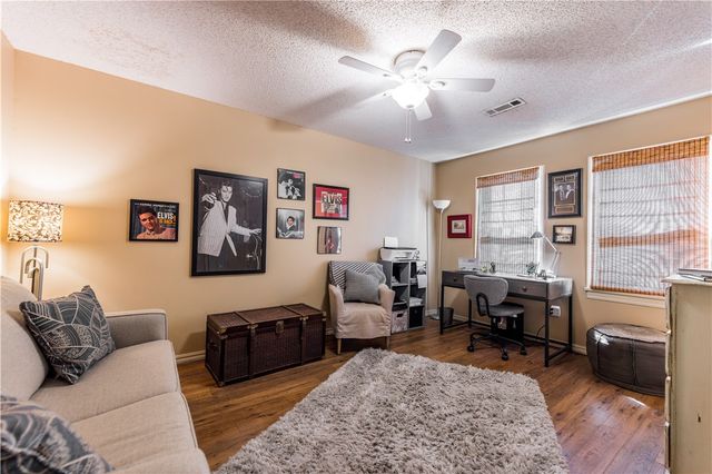 1360 E Masonic Drive, Fayetteville, AR 72703