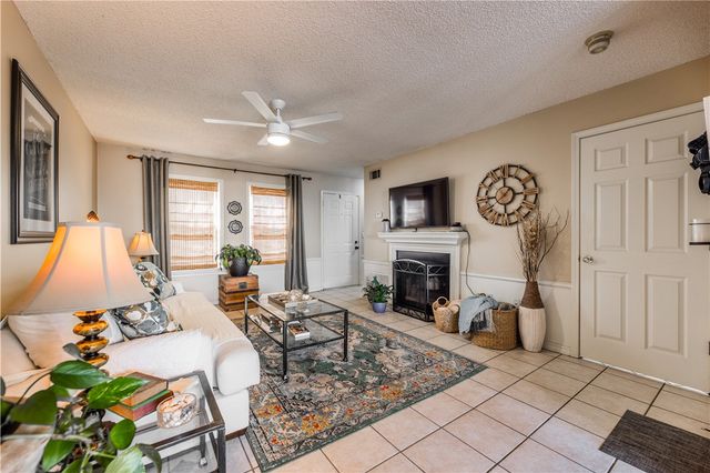 1360 E Masonic Drive, Fayetteville, AR 72703