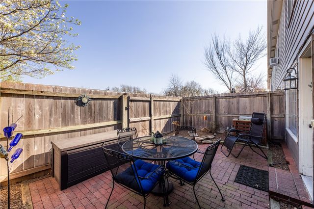 1360 E Masonic Drive, Fayetteville, AR 72703