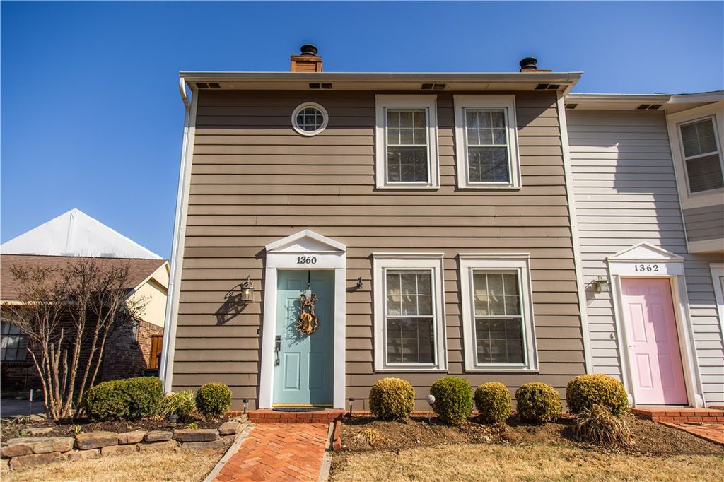 1360 E Masonic Drive, Fayetteville, AR 72703