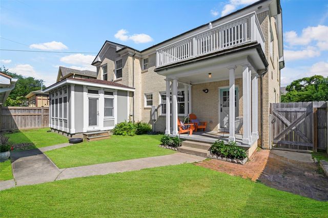 36 Cedar Lawn Circle, Galveston, TX 77551