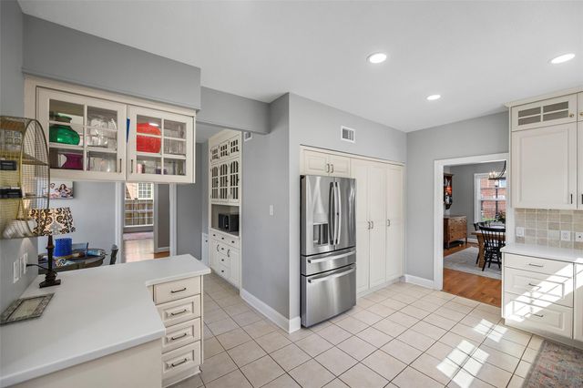 36 Cedar Lawn Circle, Galveston, TX 77551