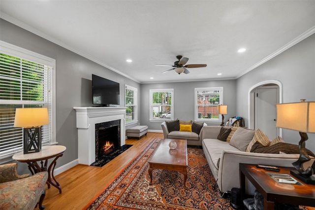36 Cedar Lawn Circle, Galveston, TX 77551