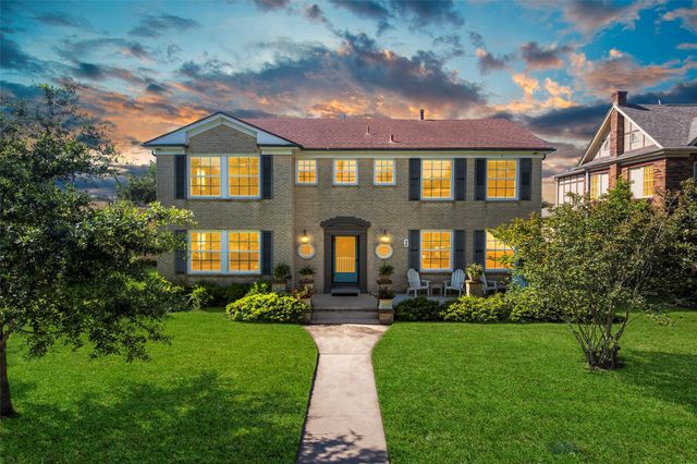 36 Cedar Lawn Circle, Galveston, TX 77551