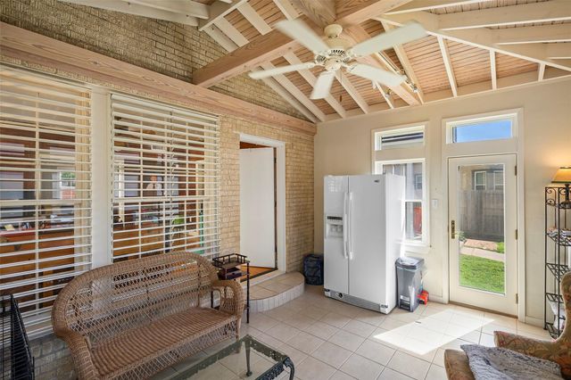 36 Cedar Lawn Circle, Galveston, TX 77551