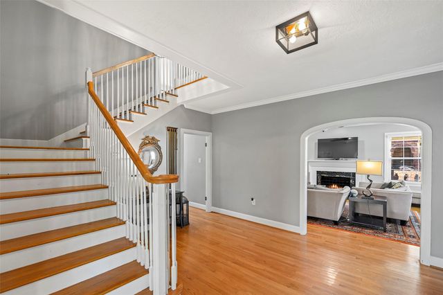 36 Cedar Lawn Circle, Galveston, TX 77551