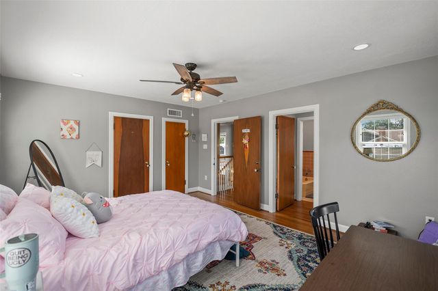 36 Cedar Lawn Circle, Galveston, TX 77551