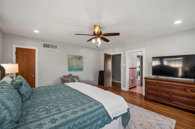 36 Cedar Lawn Circle, Galveston, TX 77551
