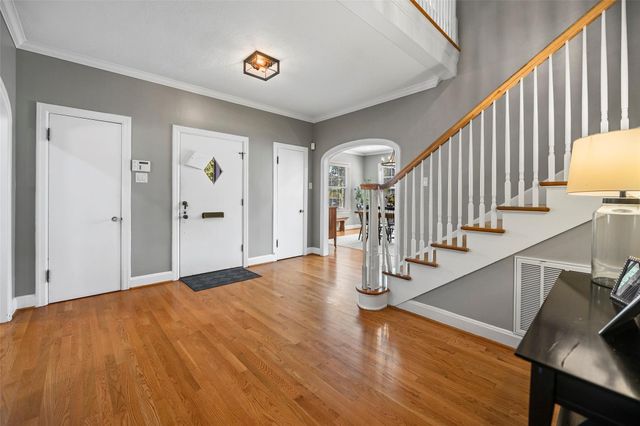 36 Cedar Lawn Circle, Galveston, TX 77551