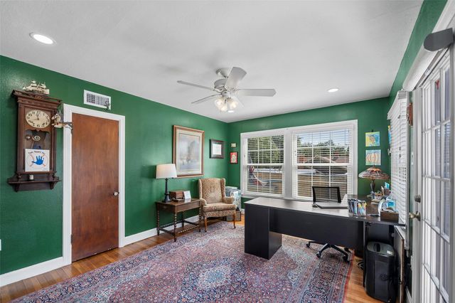 36 Cedar Lawn Circle, Galveston, TX 77551