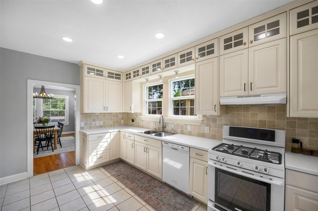 36 Cedar Lawn Circle, Galveston, TX 77551