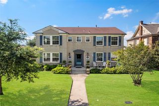 36 Cedar Lawn Circle, Galveston, TX 77551