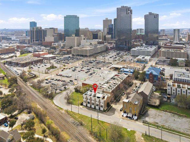 722 E 1st Street, Fort Worth, TX 76102