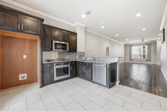 722 E 1st Street, Fort Worth, TX 76102