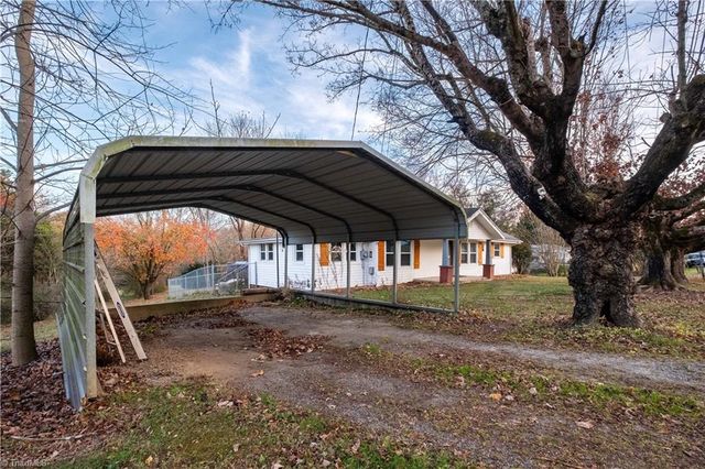 210 Little Arcadia Drive, Elkin, NC 28621