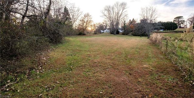 210 Little Arcadia Drive, Elkin, NC 28621