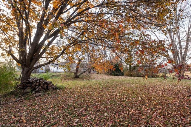 210 Little Arcadia Drive, Elkin, NC 28621