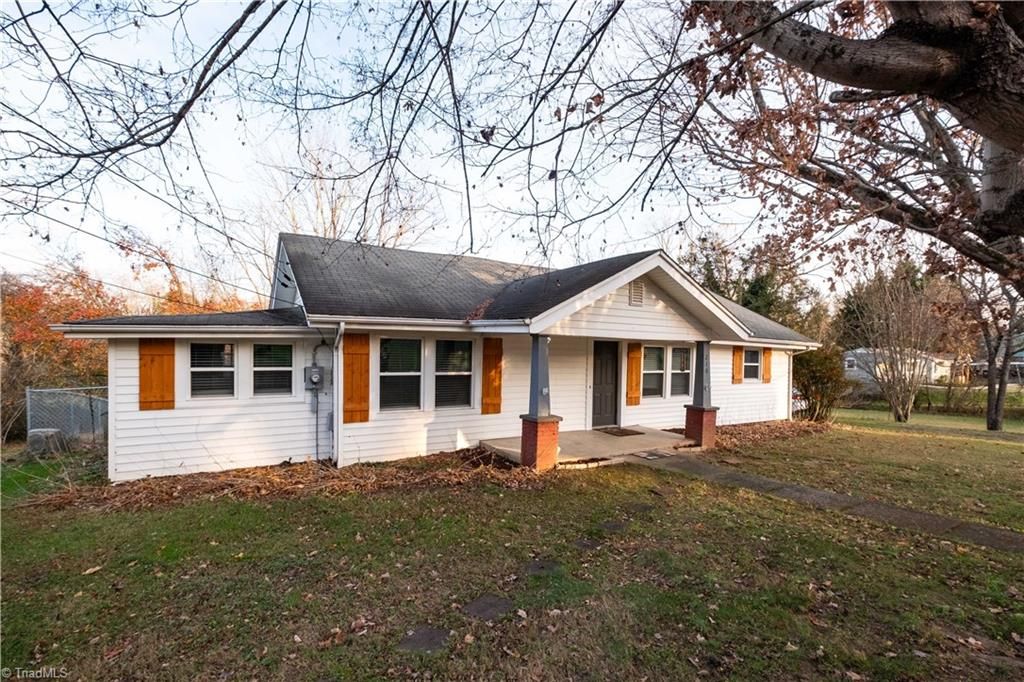 210 Little Arcadia Drive, Elkin, NC 28621