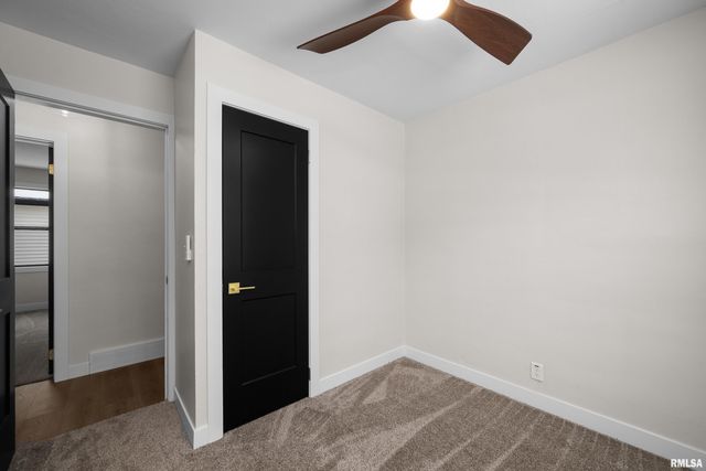 905 WISCONSIN Street, Le Claire, IA 52753