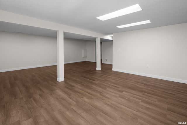 905 WISCONSIN Street, Le Claire, IA 52753