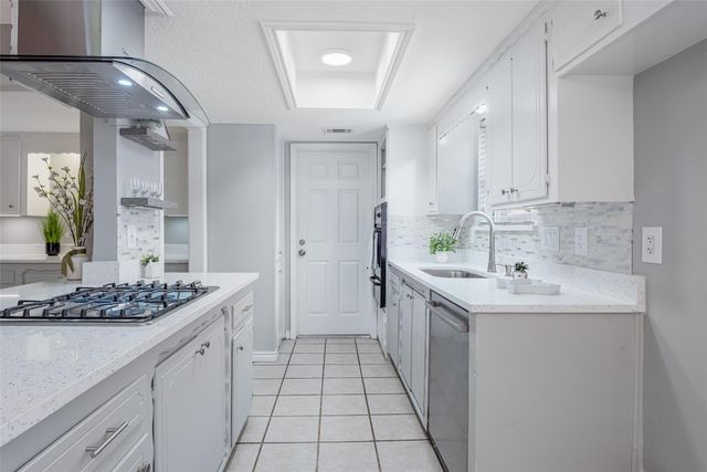 239 Blackwater Lane, Houston, TX 77015