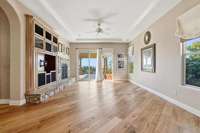 300 Saint Boswell Ct, El Dorado Hills, CA 95762